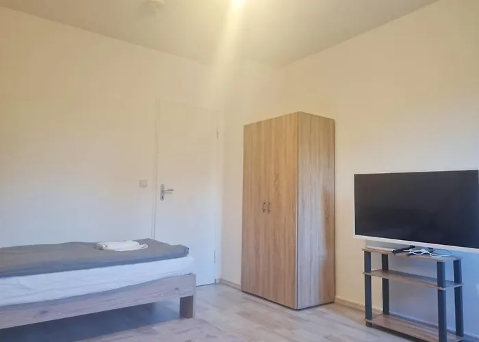 Spacious 4-bedroom With Balcony Near Frankfurt *